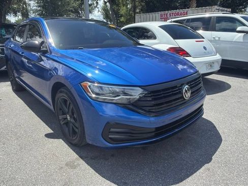 Used 2024 Volkswagen Jetta SE w/ Panoramic Sunroof Package FWD image 1