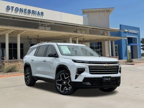 New 2026 Chevrolet Traverse High Country FWD image 2