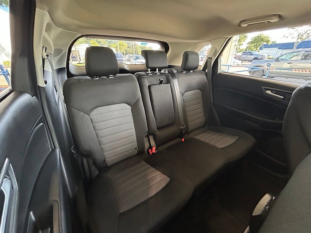 Used 2024 Ford Edge SE w/ Black Appearance Package AWD/4WD image 26