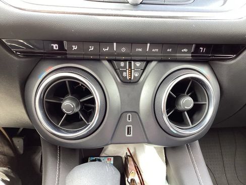Used 2023 Chevrolet Blazer LT w/ Midnight/Sport Edition FWD image 5
