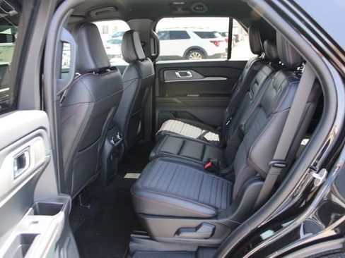 New 2026 Ford Explorer ST-Line w/ ST-Line Street Pack AWD/4WD image 9
