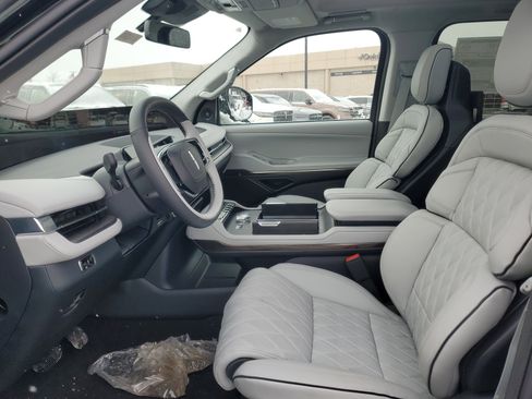 New 2026 Lincoln Navigator L Black Label image 12