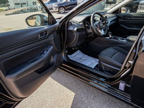 Used 2026 Nissan Altima 2.5 SV FWD image 38
