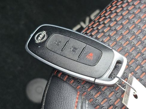 Used 2025 Nissan Kicks SR image 31