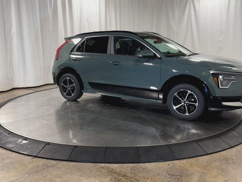 New 2026 Kia Niro SX image 3
