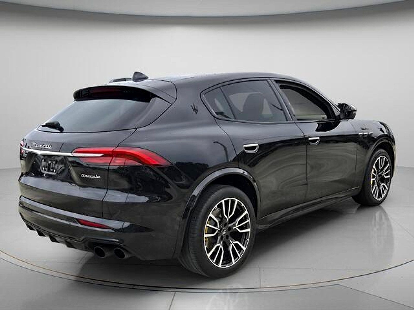 Used 2023 Maserati Grecale Modena AWD/4WD image 7