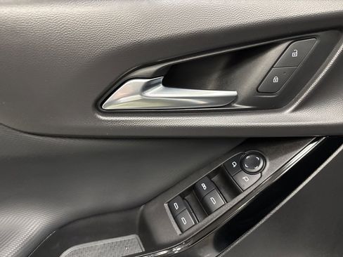 Used 2025 Chevrolet Equinox LT w/ Safety and Technology Package image 14