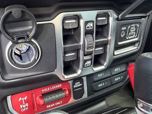 New 2026 Jeep Gladiator Sport AWD/4WD image 18