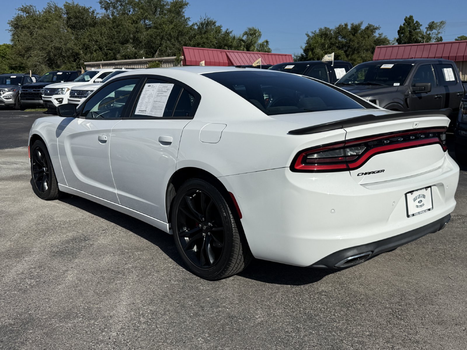 Used 2018 Dodge Charger SXT w/ Blacktop Package RWD image 7