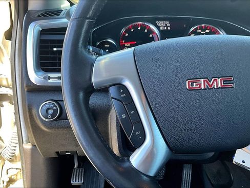 Used 2015 GMC Acadia SLT image 11