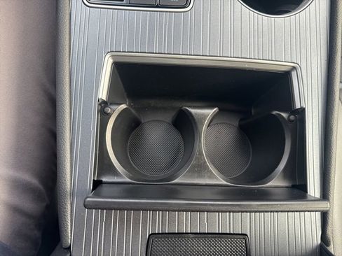 Used 2025 Toyota Sienna XLE image 23