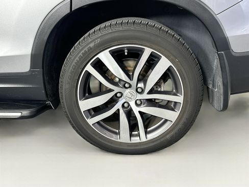 Used 2017 Honda Pilot Touring image 11