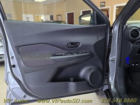 Used 2019 Nissan Kicks S FWD image 11