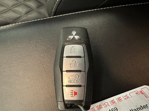 Used 2022 Mitsubishi Outlander SEL AWD/4WD image 17