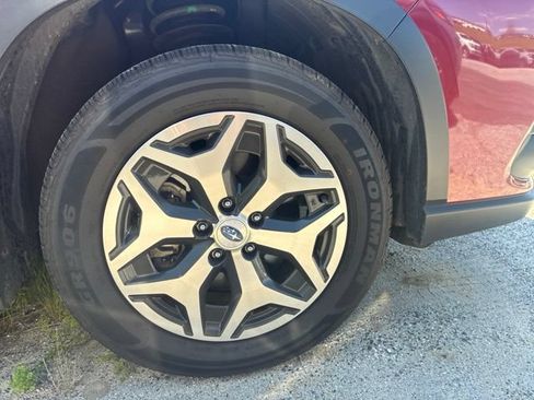 Used 2023 Subaru Forester Premium AWD/4WD image 9