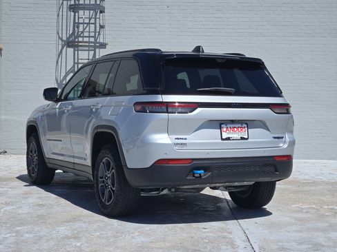 Used 2024 Jeep Grand Cherokee Trailhawk w/ Advanced Protech Group II AWD/4WD image 6