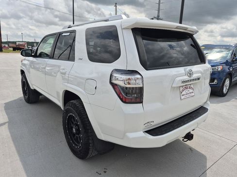 Used 2017 Toyota 4Runner SR5 Premium AWD/4WD image 8