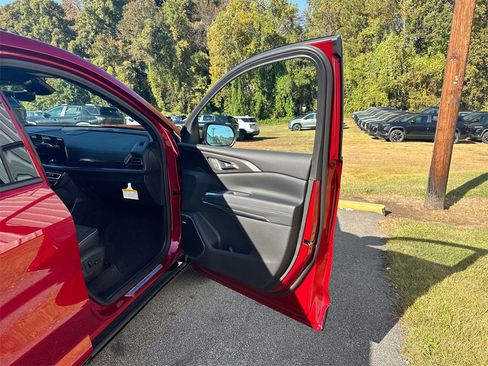 New 2026 Chevrolet Traverse High Country image 32