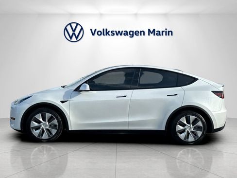 Used 2022 Tesla Model Y Long Range image 2