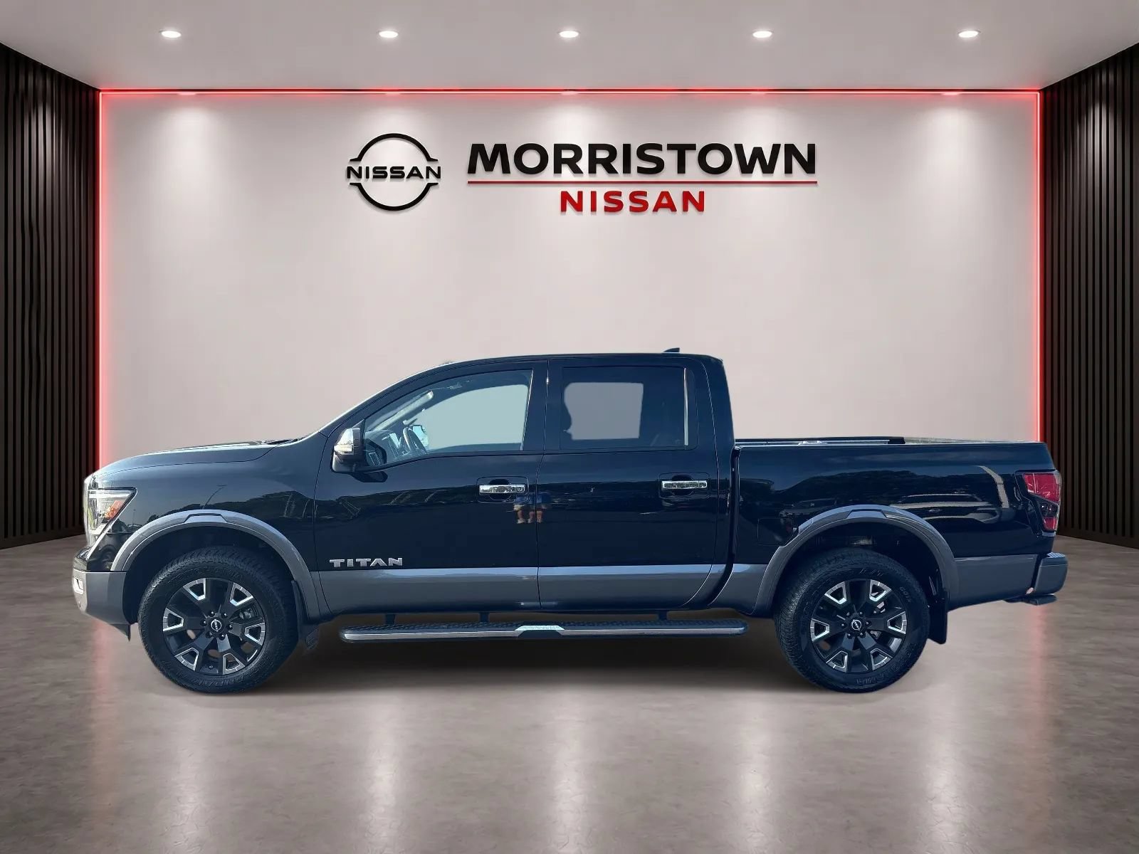 Used 2023 Nissan Titan Platinum Reserve w/ Moonroof Package AWD/4WD image 6