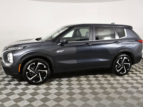 Used 2025 Mitsubishi Outlander SE AWD/4WD image 9