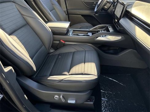 New 2026 Lincoln Nautilus Reserve w/ Jet Appearance Package image 9