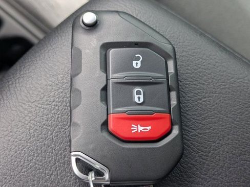 New 2025 Jeep Gladiator Sport image 25