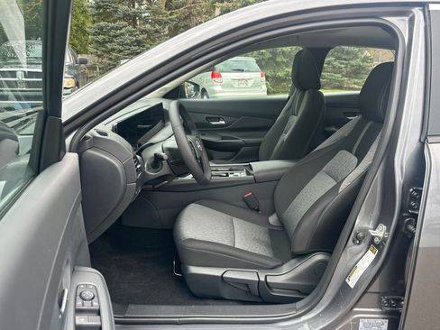 New 2026 Nissan Sentra SV w/ SV Convenience Package FWD image 9