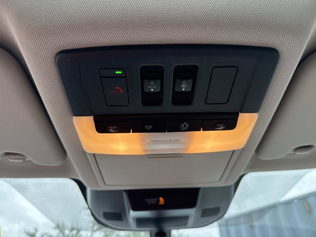 Used 2021 Nissan Rogue SV w/ Premium Package FWD image 43