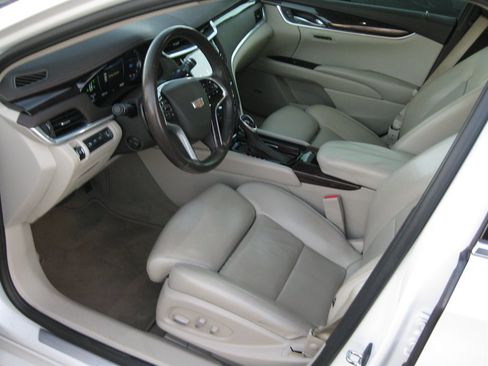 Used 2016 Cadillac XTS Premium image 11