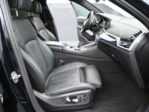 Used 2021 BMW X6 M50i w/ Executive Package image 20