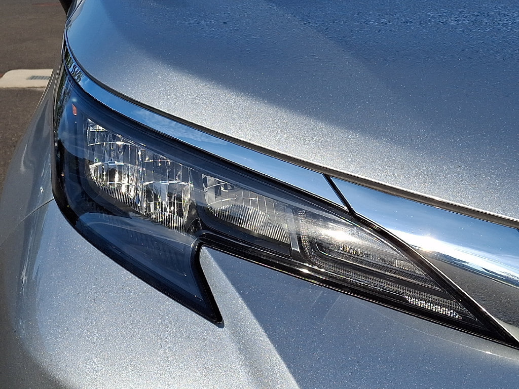 Used 2024 Toyota Sienna XLE FWD image 9