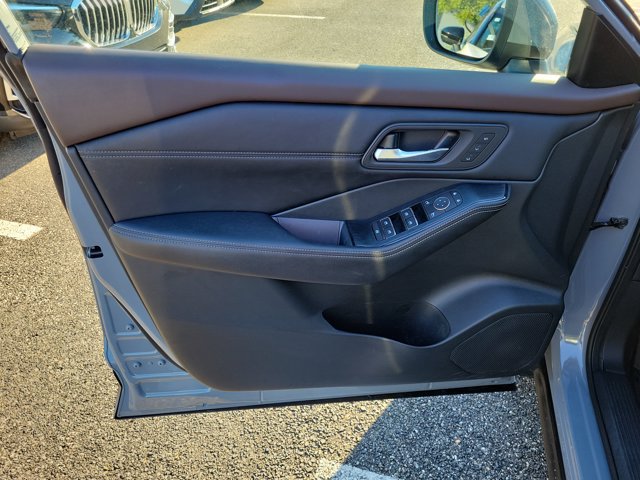 Used 2022 Nissan Rogue SL FWD image 16