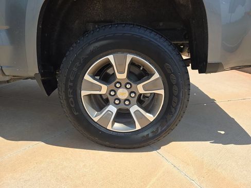 Used 2019 Chevrolet Colorado Z71 AWD/4WD image 32