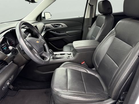 Used 2019 Chevrolet Traverse LT w/ LT Premium Package image 16