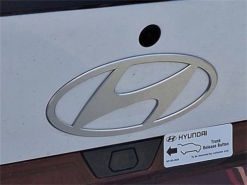 New 2025 Hyundai Elantra Sport image 5