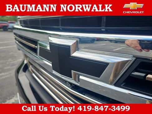 Used 2021 Chevrolet Silverado 1500 High Country w/ Technology Package AWD/4WD image 15