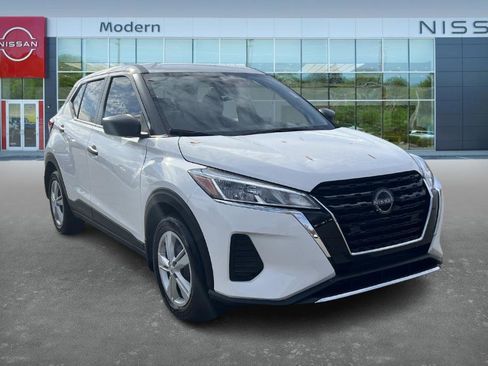 Certified 2024 Nissan Kicks S image 3