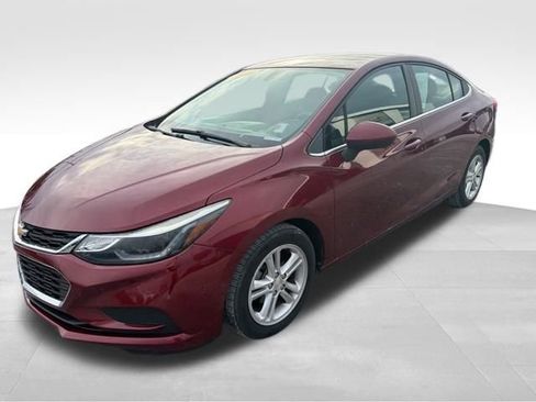 Used 2016 Chevrolet Cruze LT image 5
