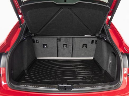 Certified 2025 Porsche Macan Turbo image 40