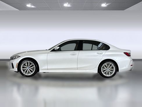 Used 2023 BMW 330i Sedan w/ Parking Assistance Package RWD image 2