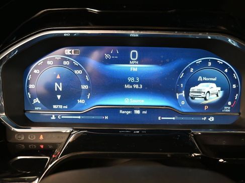 Used 2024 Chevrolet Silverado 1500 RST image 27