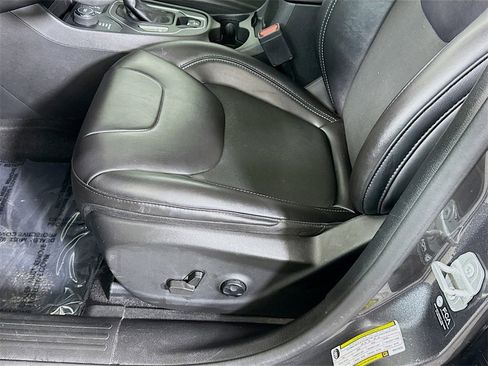 Used 2021 Jeep Cherokee Latitude Plus image 23