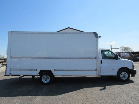 Used 2022 GMC Savana 3500 Extended w/ Power Convenience Package image 1