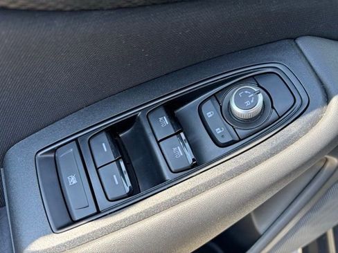 Used 2025 Subaru Outback Premium image 12