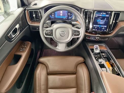 Certified 2023 Volvo XC60 B5 Ultimate w/ Climate Package image 24