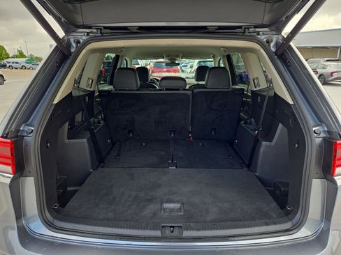 Used 2025 Volkswagen Atlas SE image 29
