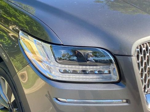 Certified 2021 Lincoln Navigator Reserve w/ Luxury Package AWD/4WD image 4
