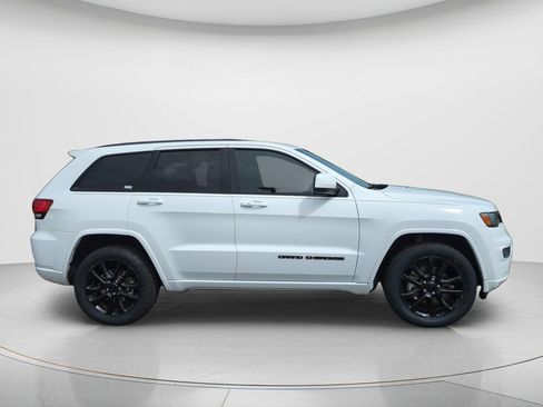 Used 2021 Jeep Grand Cherokee Laredo X RWD image 4