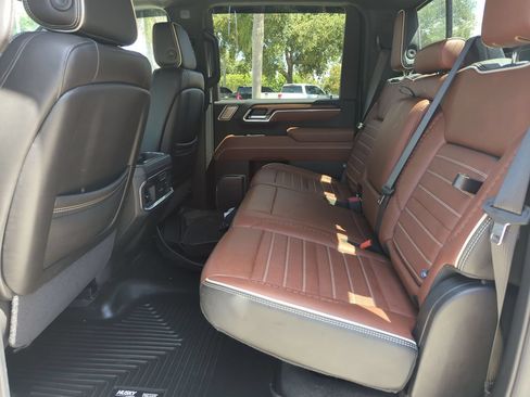Used 2025 GMC Sierra 2500 Denali Ultimate AWD/4WD image 21